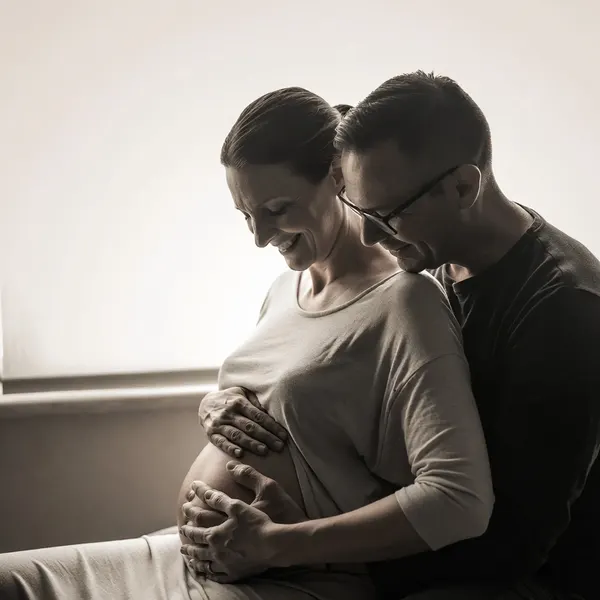 photos-people-romance · pregnancy · baby · expectant
